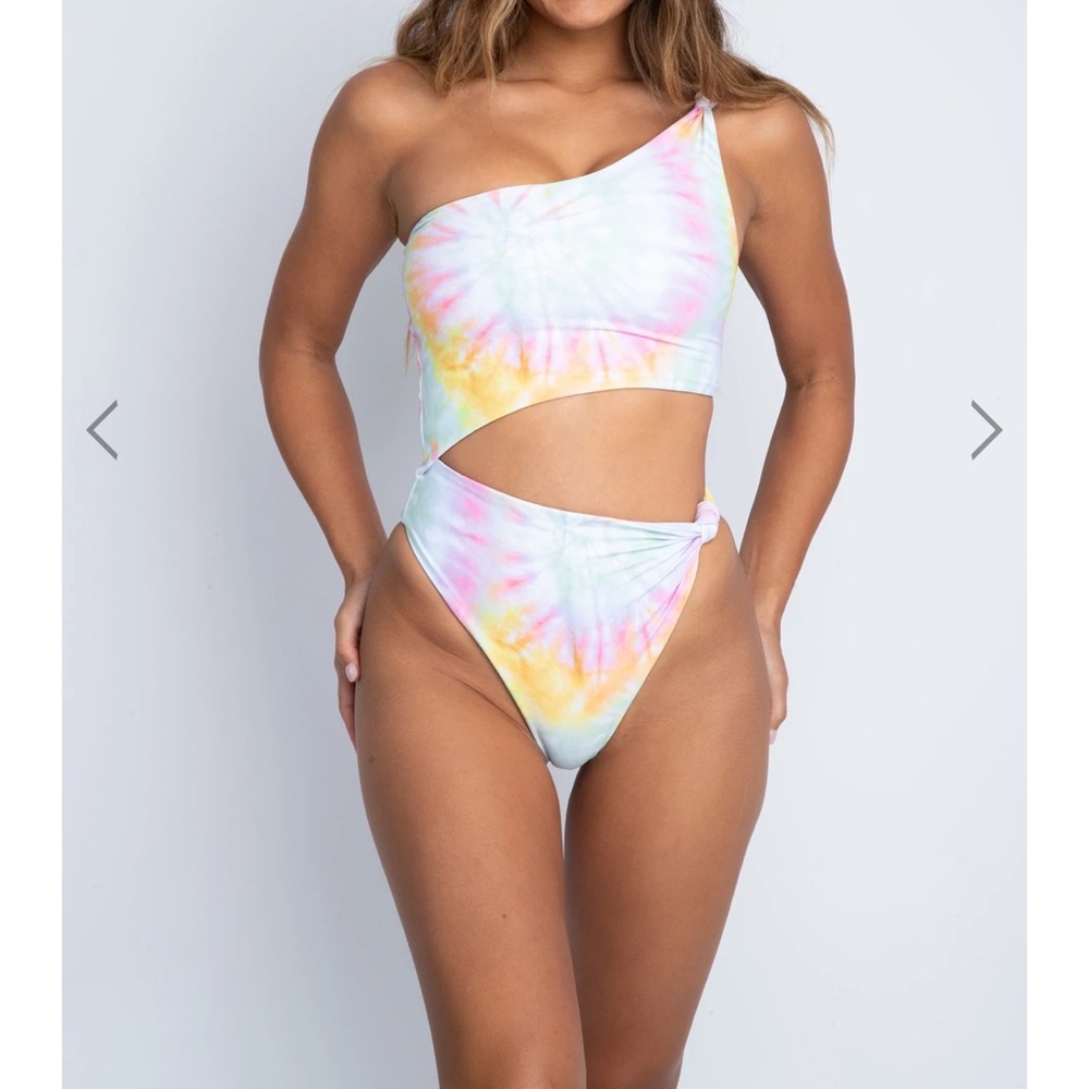 Skatie woodstock Nicole one piece